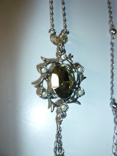Necklace Pendant Earring Set.  Vintage chain & ear rings