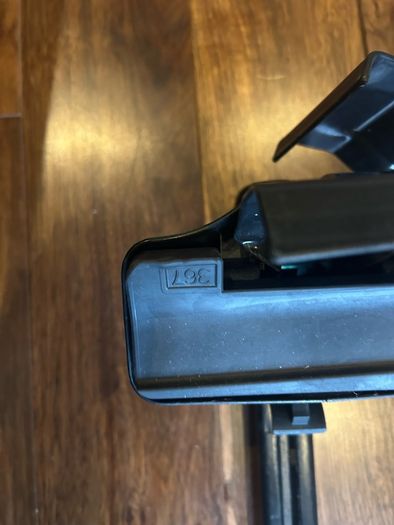 Thule 127cm square roof bars x 2 with fittings