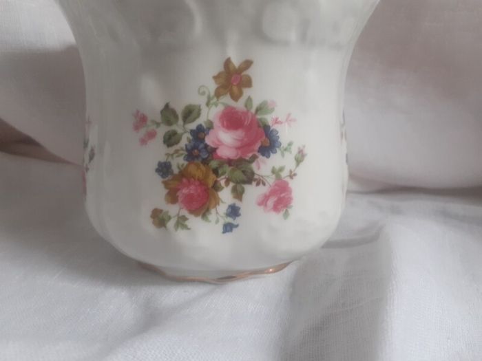 Fine Bone China Plant Pot Holder.