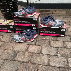 Job Lot of Ladies Runners.