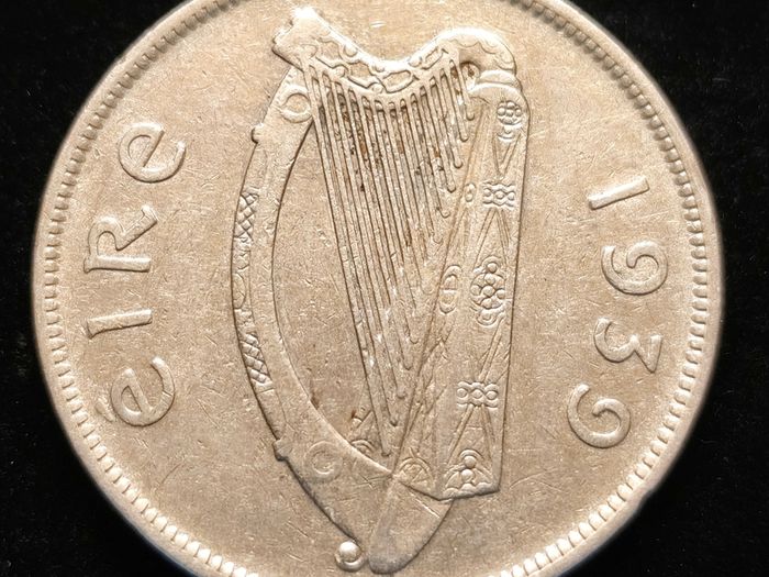#781 - Ireland - 1939 - Half Crown - Silver - KM.16