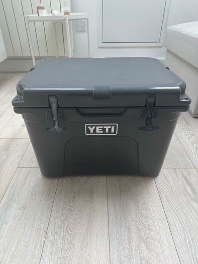 Yeti Thundra 35 Cool Box