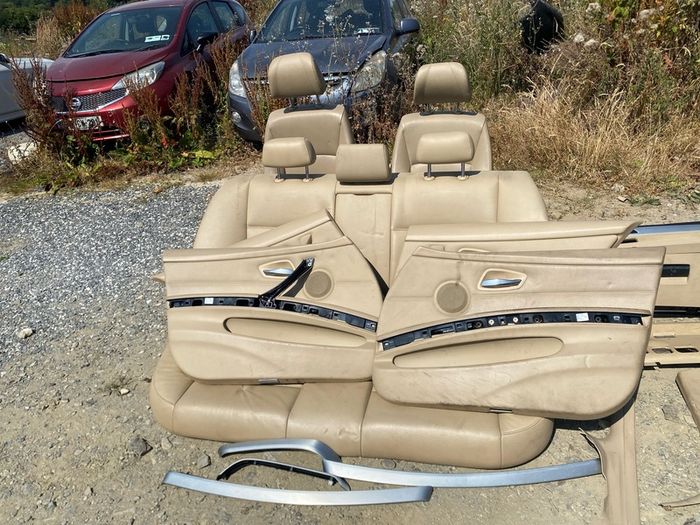E90 msport cream interior