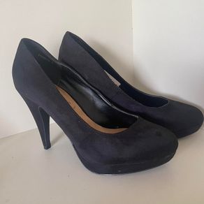 New Look wide-fit high heel black suede shoes. Size UK5