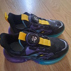 Brand new never worn size 34 Kids runners for sale