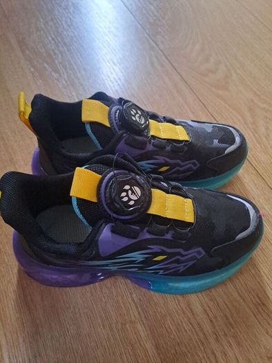 Brand new never worn size 34 Kids runners for sale