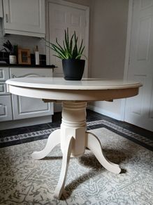 Round Kitchen Table