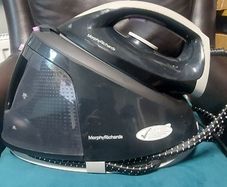 Morphy Richards steam iron