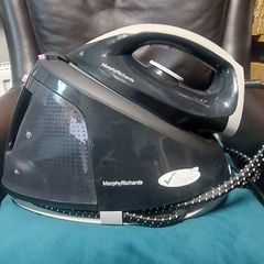 Morphy Richards steam iron