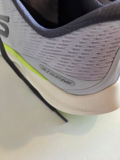 sketchers running shoes