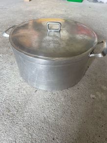 Cooking  pot large