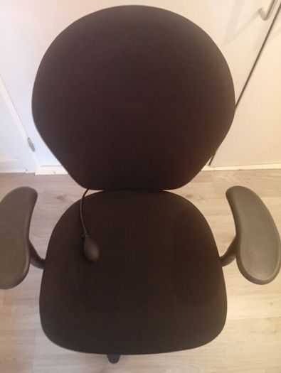 Professional Quality Expensive Computer Office Adjustable Swivel chair 8months old