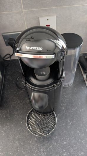 VertuoPlus Coffee Machine, Piano Black