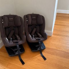 2 Child car seats