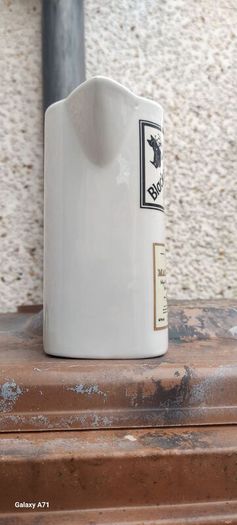 Scotch whiskey advertising jug, unusual with 4 brands on it ,nice to any collectors collection, lovely display item, price includes post to anywhere in Ireland thank you, sold as is