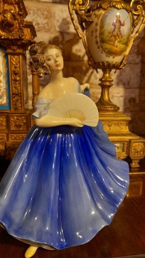 Royal Doulton figurine "Elaine"