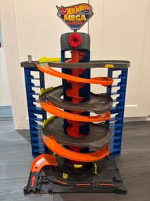 Hot Wheels Garage