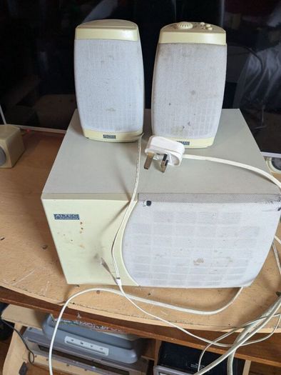 Computer speakers
