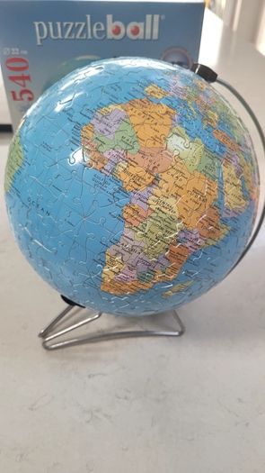 Globe jigsaw/ puzzleball.