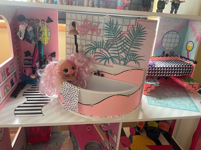 LOL Surprise Dolls House