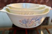 Vintage Pyrex England Blue Iris Flower Casserole Mixing Nesting Bowl Set