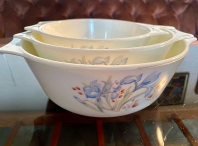 Vintage Pyrex England Blue Iris Flower Casserole Mixing Nesting Bowl Set