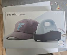 Brand new Cricut hat press