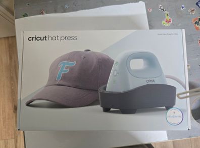Brand new Cricut hat press