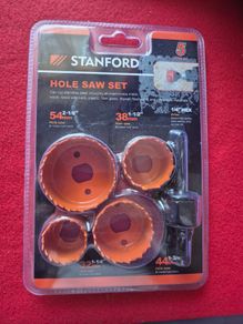 Brand New 5 Piece Hole Saw Set
