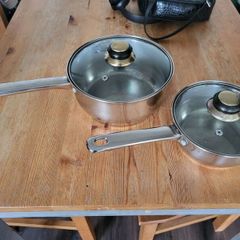 Pair of stainless steel pots
