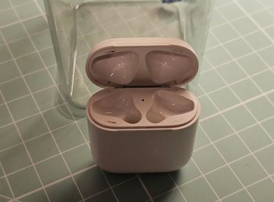 Apple Airpods 1/2  (CASE ONLY)