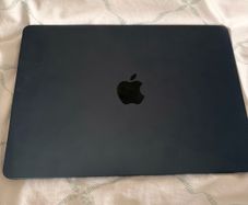 2025 Apple MacBook Air M4 - 13 inch