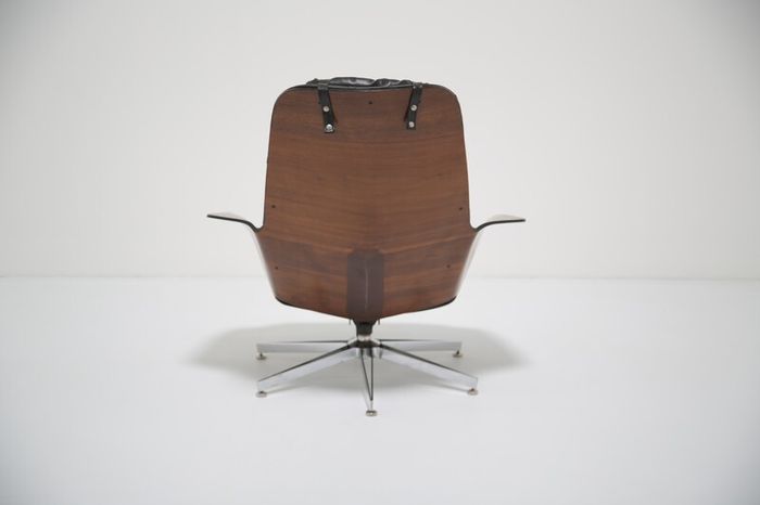 Mid-Century Sculpted Walnut Mr. Chair Lounge Chair by George Mulhauser for Plycraft, 1960s