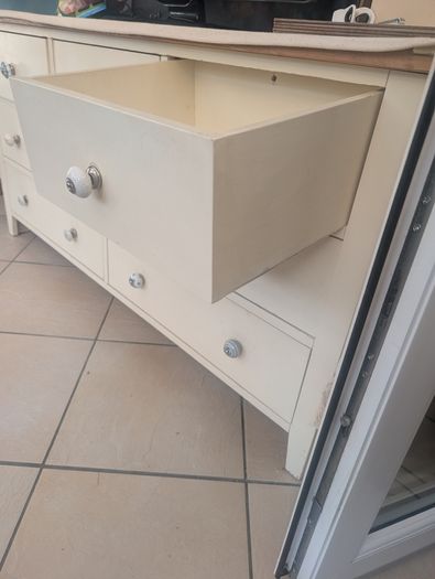 Dresser, solid wood, 6ft  lengtht new handles