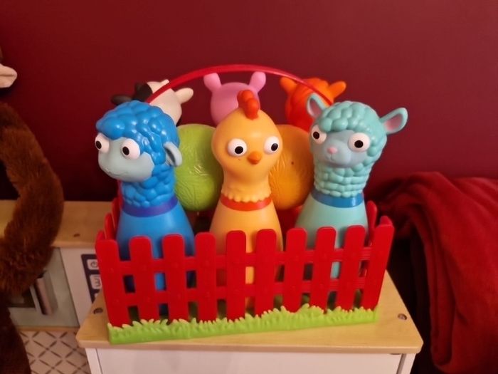 Battat Farm Animal Barnyard Bowling Set