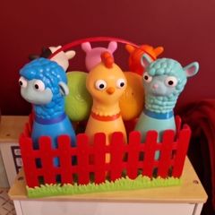 Battat Farm Animal Barnyard Bowling Set