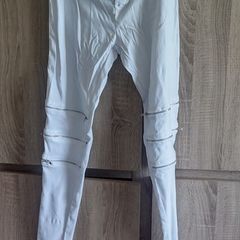 Zip white trousers Size fits 10-12,12