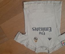 Real Madrid child's jersey approx age 10