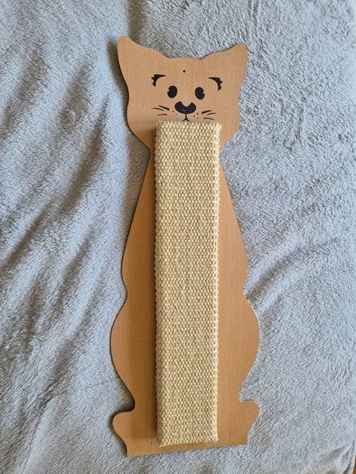 Trixie Cat-Shaped Scratching Board