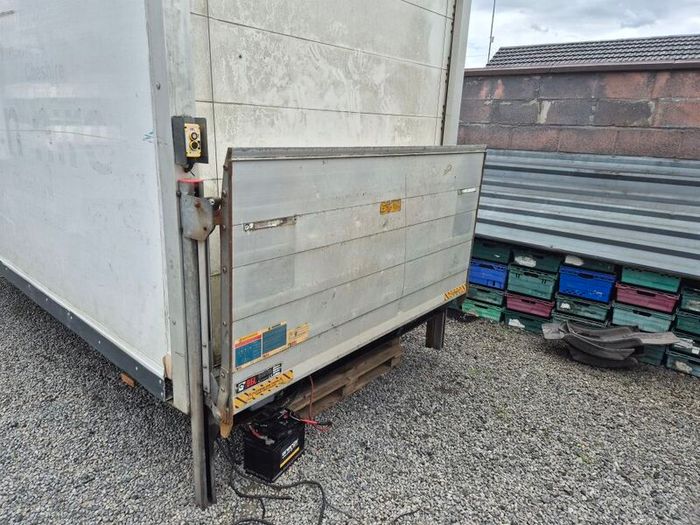 Tail lift from box body Can be seen working @ OCG