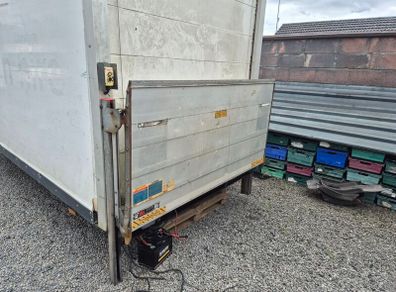 Tail lift from box body Can be seen working @ OCG