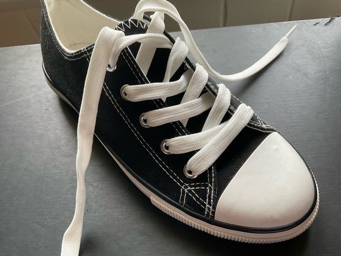 New Look black canvas low top trainers NWT  UK 5 / EU 38