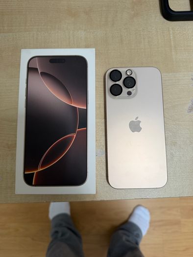 IPhone 16 pro max 256 gb unlocked,100% battery health comes with the box and the charger.