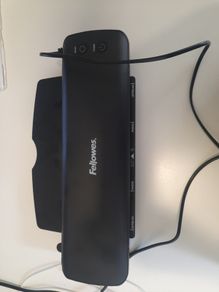 Fellowes A4 Laminator plus pack of sheets