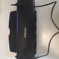 Fellowes A4 Laminator plus pack of sheets