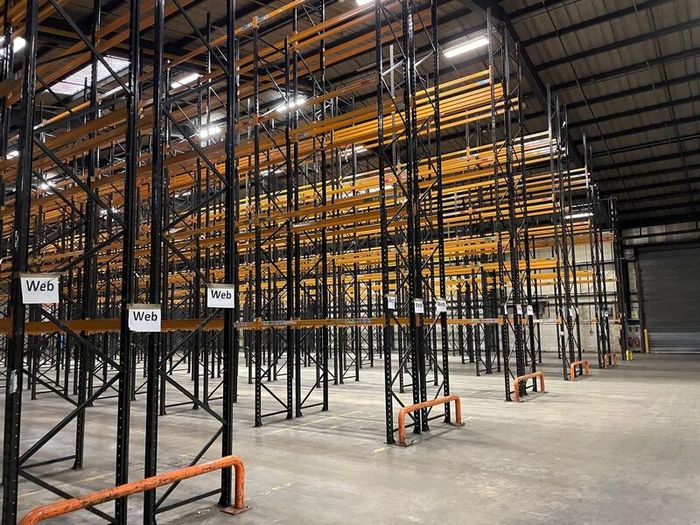 Clean Pallet Racking Various Sizes