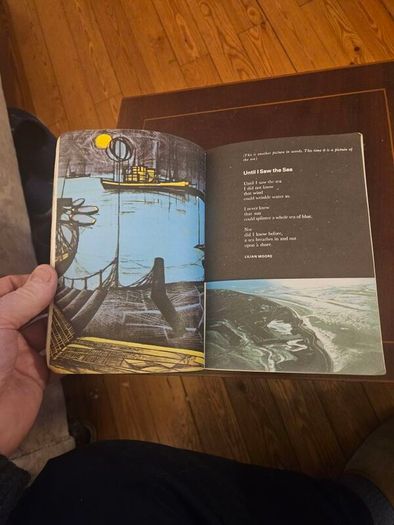 O Links 1. The Gift. A First Continuation Reader By Frank Murphy. First Edition 1976 Paperback In Good Condition.  See Photos For Condition.