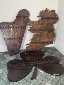 Souvenir spoon rack display