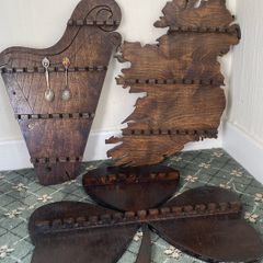 Souvenir spoon rack display