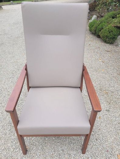 Orthopedic Chair with dining tray